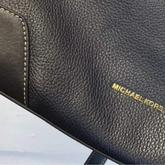 Michael Kors crossbody bag - Picture 5 of 7